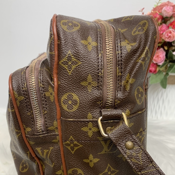 Louis Vuitton Eclair Zipper Nile Shoulder Handbag - Picture 15 of 15